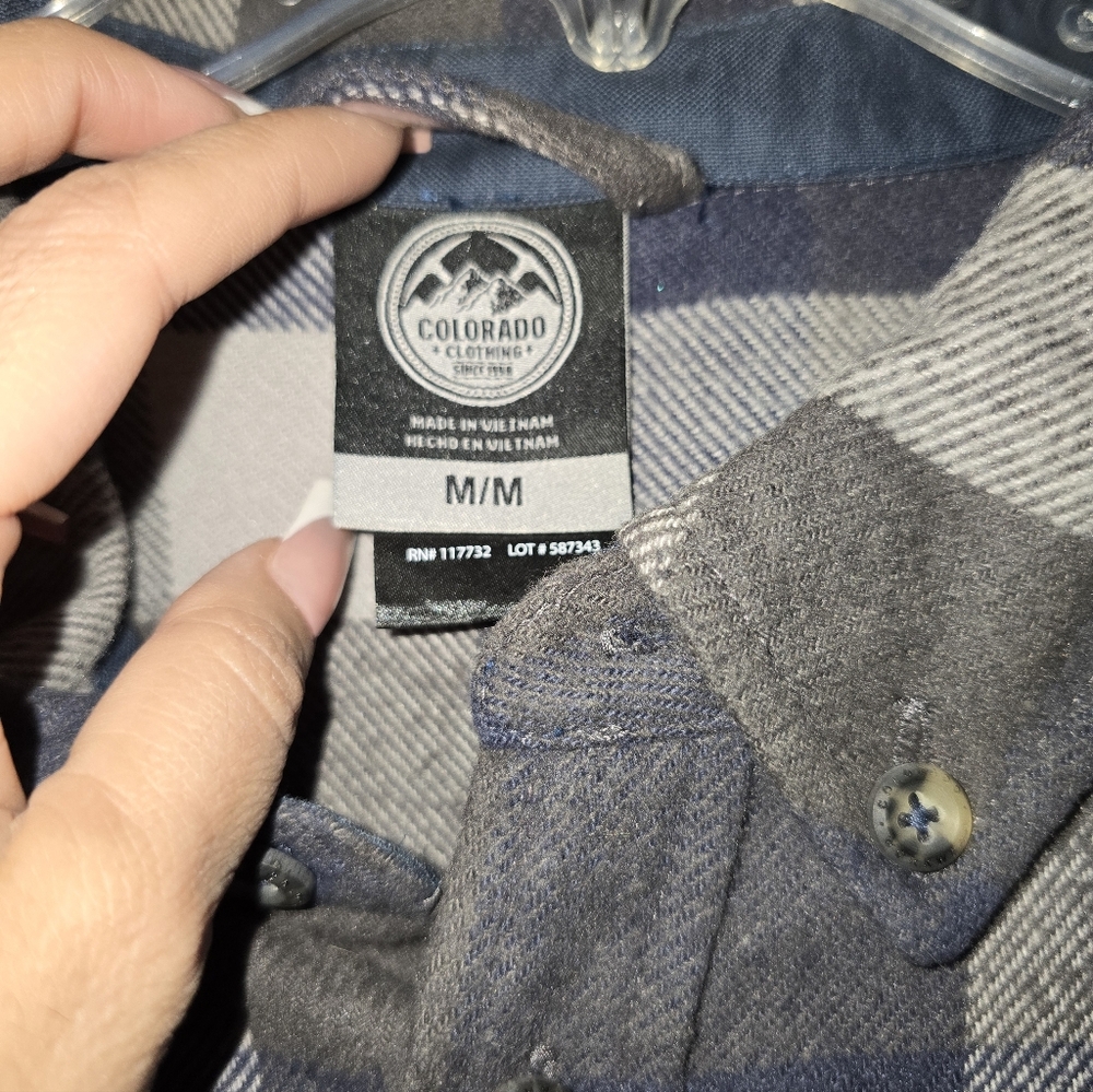Colorado Mens Heavy Flannel Black, Grey, Blue Plaid Button Up Shirt Medium - Picture 4 of 5